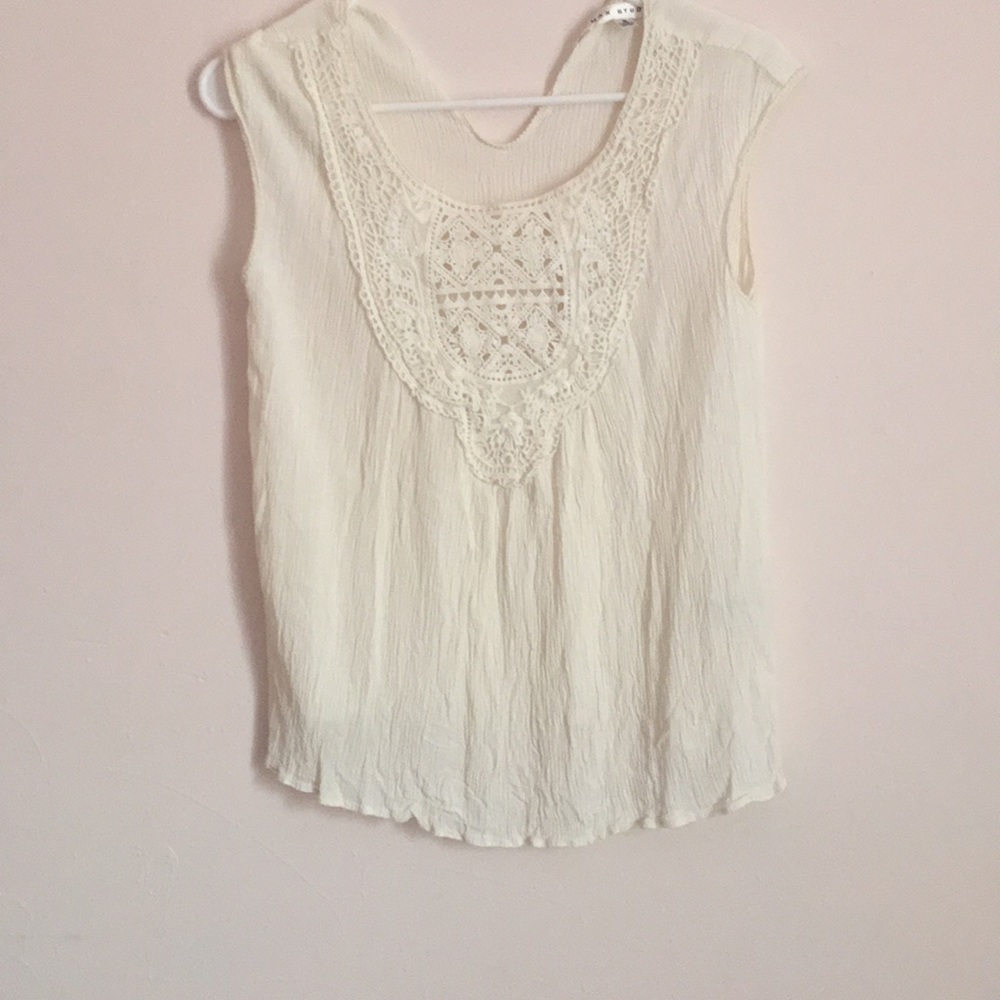 SOLD✅Woman’s white blouse